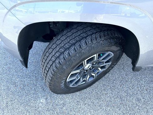 Certified 2024 Chevrolet Colorado Z71 w/ Z71 Convenience Package 2 AWD/4WD image 24