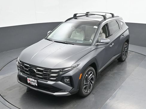 Used 2025 Hyundai Tucson Limited AWD/4WD image 42