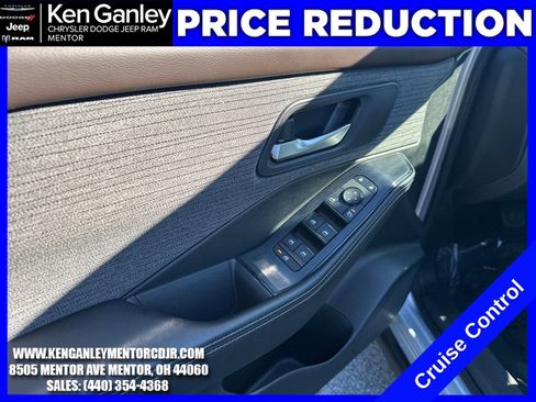 Used 2021 Nissan Rogue SV image 11