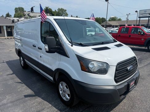Used 2017 Ford Transit 250 130 Low Roof RWD image 4