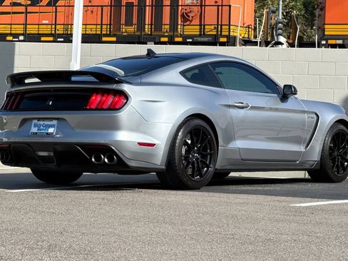 Used 2020 Ford Mustang Shelby GT350 w/ Technology Package RWD image 7