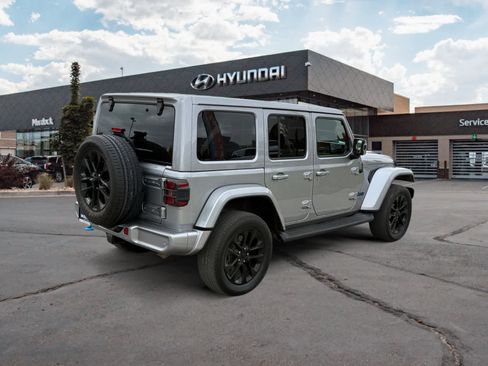 Used 2021 Jeep Wrangler Unlimited Sahara image 5