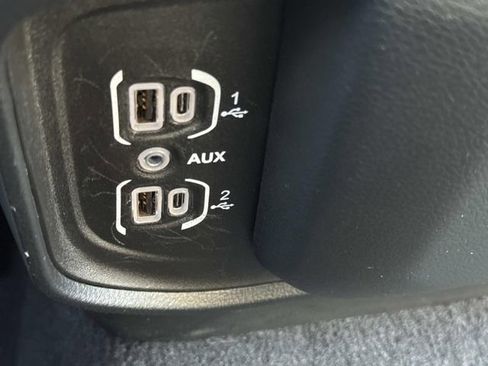 Used 2025 RAM 1500 Big Horn AWD/4WD image 23