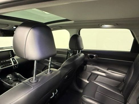 Used 2021 Kia Sorento EX w/ Panoramic Sunroof Package image 34
