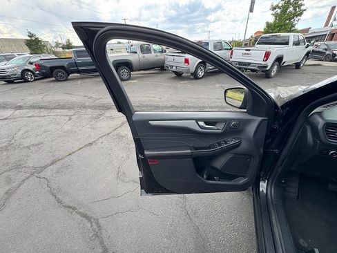 Used 2025 Ford Escape Platinum AWD/4WD image 14