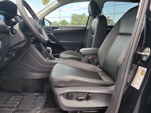 Used 2023 Volkswagen Tiguan SE FWD image 16
