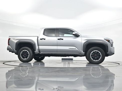 Used 2024 Toyota Tacoma TRD Off-Road image 27