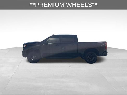 Used 2024 Chevrolet Silverado 1500 LT Trail Boss w/ Convenience Package II image 8