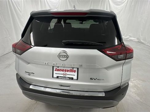 Certified 2022 Nissan Rogue SV image 4