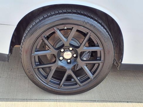 Used 2015 Dodge Challenger R/T Scat Pack w/ Scat Pack Stripe Group RWD image 5