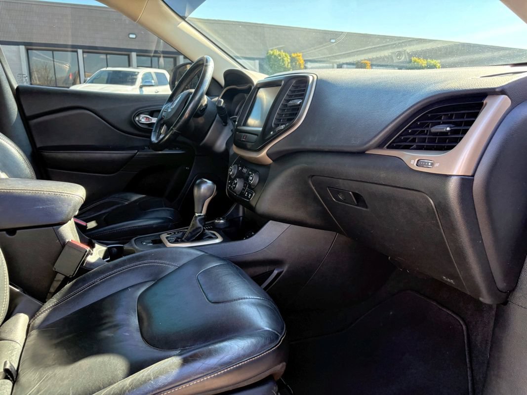 Used 2015 Jeep Cherokee Limited AWD/4WD image 5