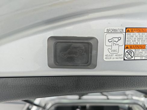 Used 2018 Toyota RAV4 XLE image 13