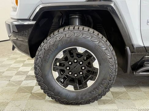 New 2025 GMC Hummer EV 3X w/ Extreme Off-Road Package image 12