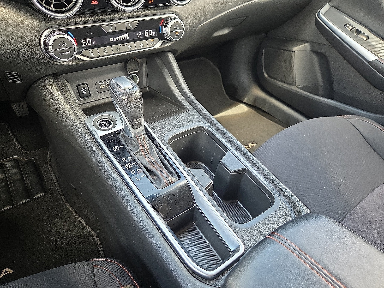 Used 2025 Nissan Sentra SR FWD image 25