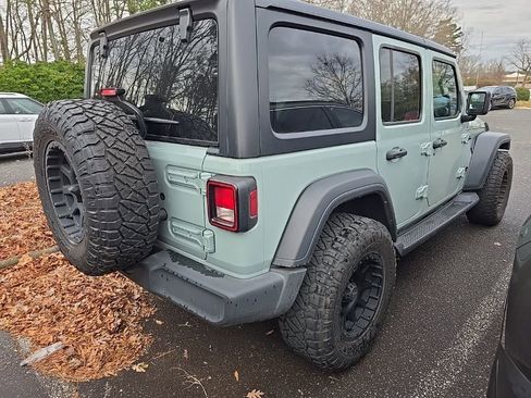 Used 2023 Jeep Wrangler Sport S image 3