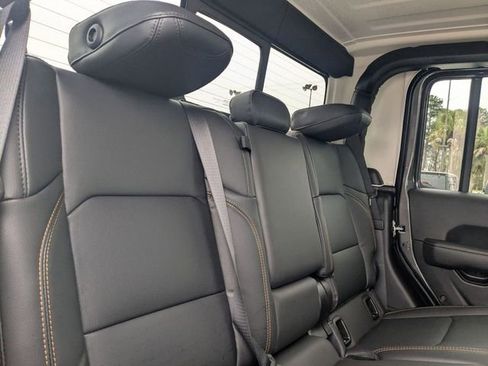 New 2026 Jeep Gladiator Sport AWD/4WD image 31