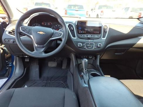 Used 2019 Chevrolet Malibu LS image 12