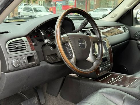 Used 2007 GMC Yukon Denali AWD/4WD image 16