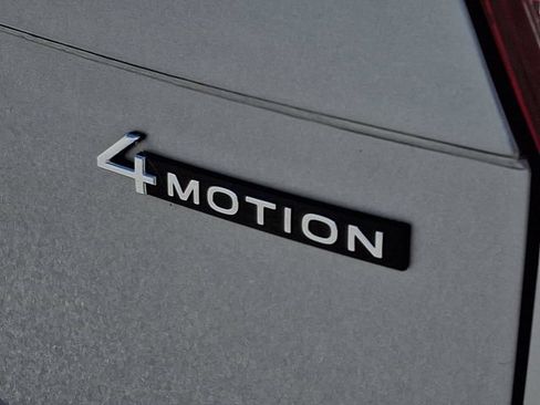 Used 2022 Volkswagen Tiguan SE R-Line AWD/4WD image 31