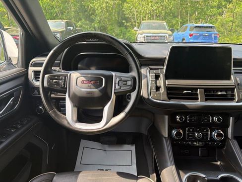Certified 2023 GMC Yukon SLT w/ SLT Luxury Package AWD/4WD image 19