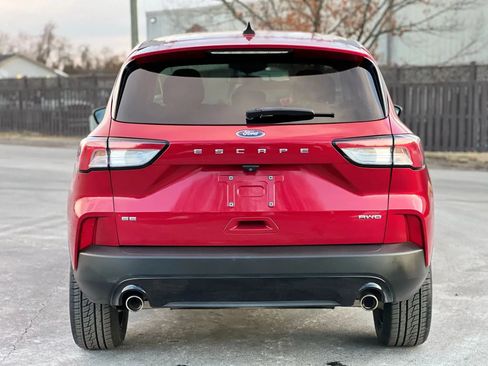 Used 2021 Ford Escape SE w/ SE Sport Appearance Package AWD/4WD image 4