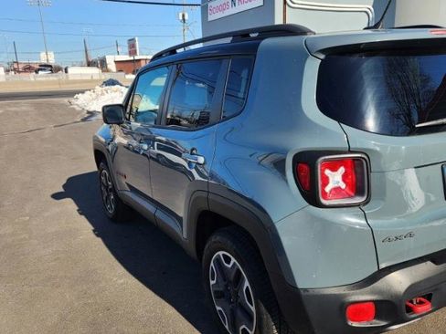 Used 2016 Jeep Renegade Trailhawk image 6