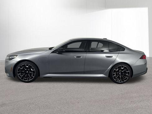 Used 2026 BMW M5 w/ Executive Package AWD/4WD image 30