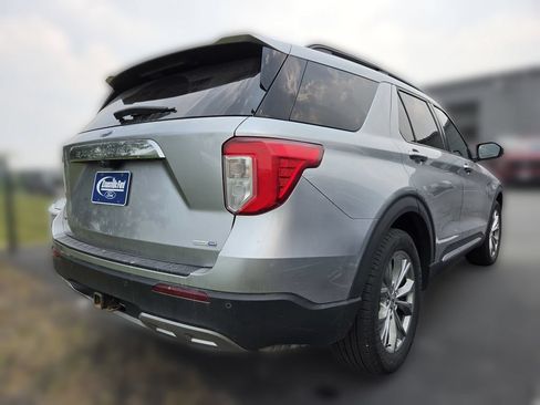 Used 2020 Ford Explorer XLT w/ Equipment Group 202A AWD/4WD image 13