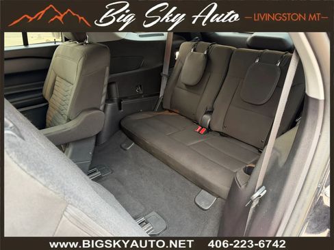 Used 2021 Ford Explorer XLT w/ Class III Trailer Tow Package AWD/4WD image 17