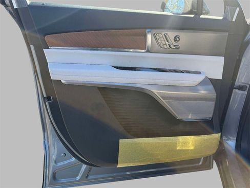 New 2026 Cadillac Vistiq Luxury image 14