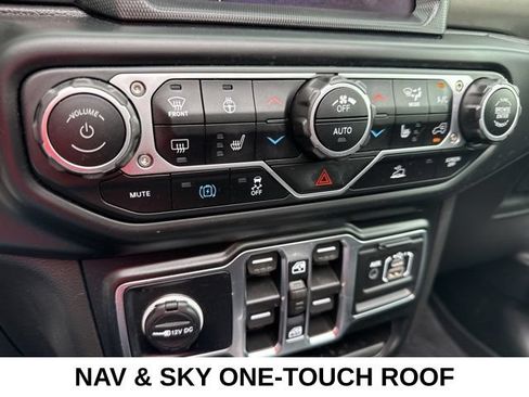 Used 2023 Jeep Wrangler Unlimited w/ Sun & Screen Package AWD/4WD image 12