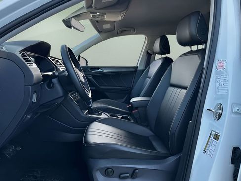 Used 2024 Volkswagen Tiguan SE image 24