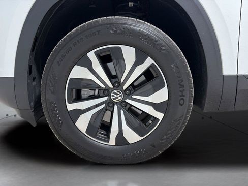 Used 2024 Volkswagen Atlas SE FWD image 30