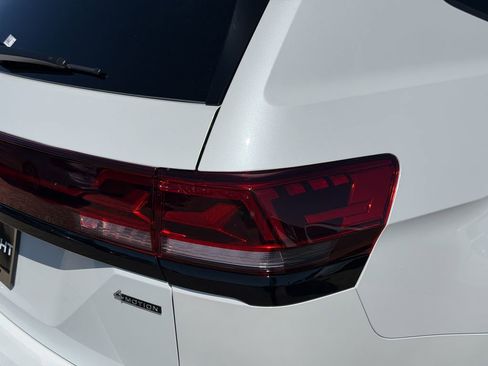 New 2026 Volkswagen Atlas Peak Edition AWD/4WD image 8