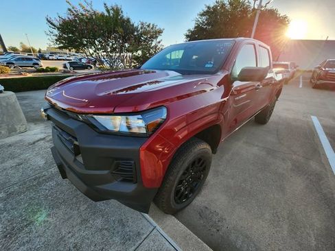 Used 2025 Chevrolet Colorado W/T w/ WT Custom Package RWD image 3