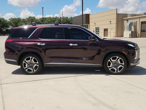 Used 2023 Hyundai Palisade SEL w/ Premium Package FWD image 5