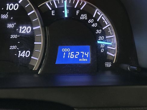 Used 2014 Toyota Camry SE image 14