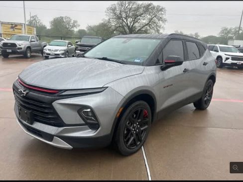 Used 2023 Chevrolet Blazer LT w/ Convenience Package FWD image 4