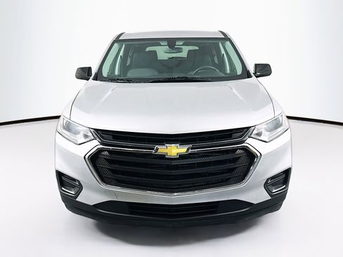 Used 2019 Chevrolet Traverse LS FWD image 2