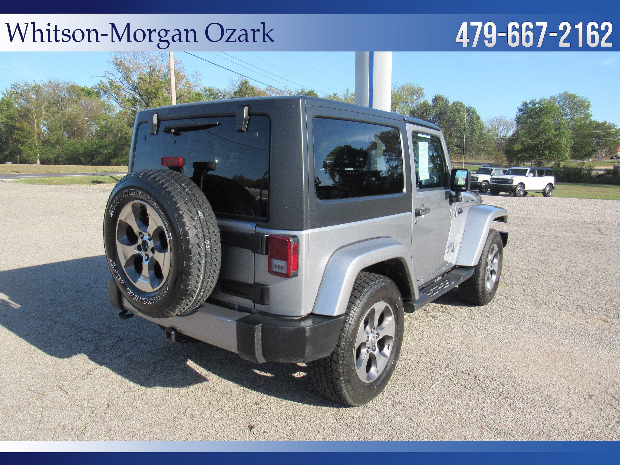 Used 2016 Jeep Wrangler Sahara w/ Connectivity Group AWD/4WD image 12