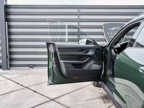 Used 2026 Porsche Taycan Turbo S image 37