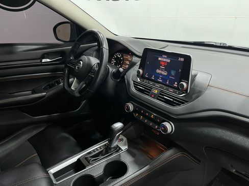 Used 2019 Nissan Altima 2.5 SR w/ SR Premium Package FWD image 17
