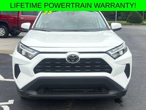 Used 2024 Toyota RAV4 XLE AWD/4WD image 3