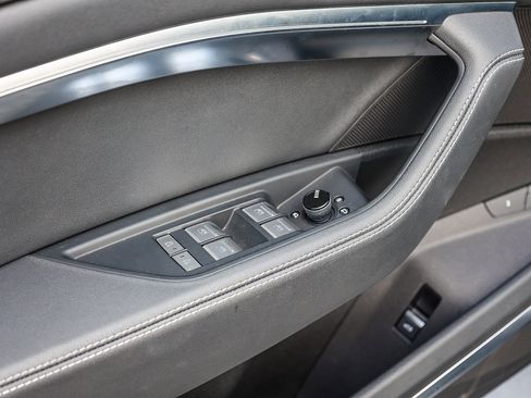 Used 2024 Audi Q8 e-tron Premium Plus w/ Premium Plus Package image 20