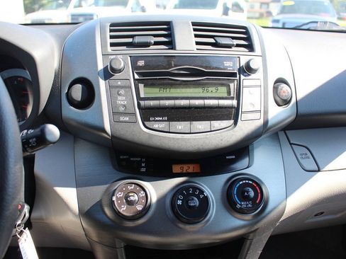 Used 2011 Toyota RAV4 2WD w/ Upgrade Value Pkg image 8