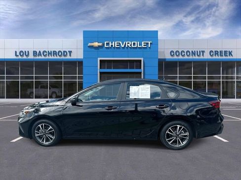 Used 2024 Kia Forte LXS FWD image 5