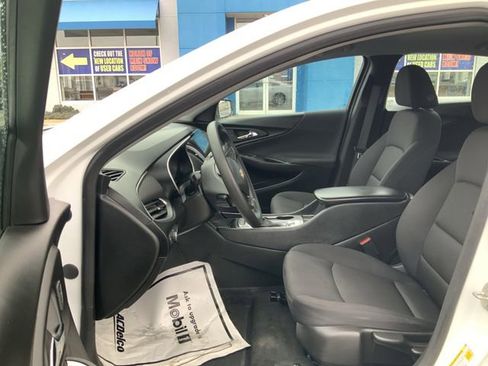Used 2024 Chevrolet Malibu LS image 15