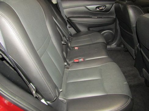 Used 2016 Nissan Rogue SL image 11