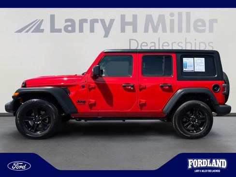 Used 2022 Jeep Wrangler Unlimited Sport AWD/4WD image 2