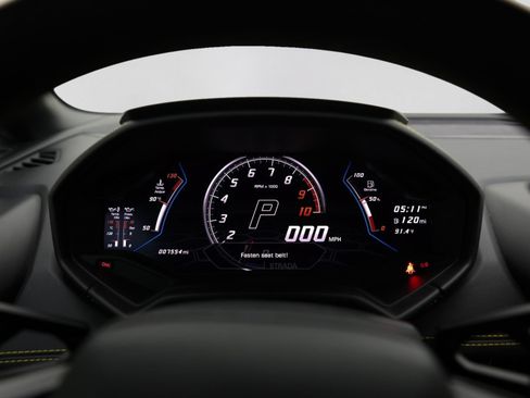 Used 2020 Lamborghini Huracan EVO RWD image 36